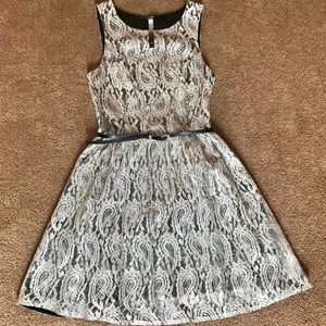 Black/Silver Lace Kensie A-line Dress Perfect Cond